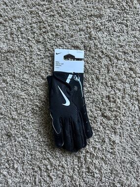 Nike XL Black Football Gloves with White Swoosh